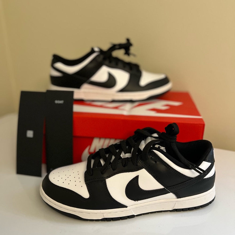 Nike Dunk Low Panda Deadstock